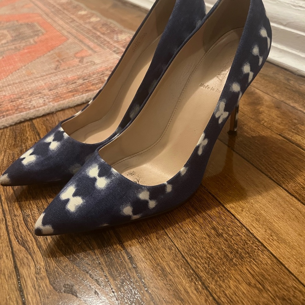 Women's Blue Patterned Heels - Picture 2 of 3